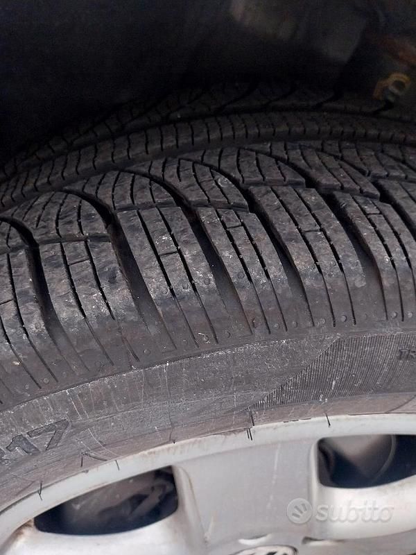 Usata VW Caravelle 174 CV (127 kW) 2006 Grigio Monovolume