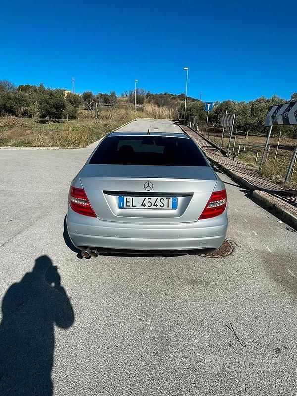 Usata Mercedes C200 136 CV (100 kW) 2011 Grigio Berlina
