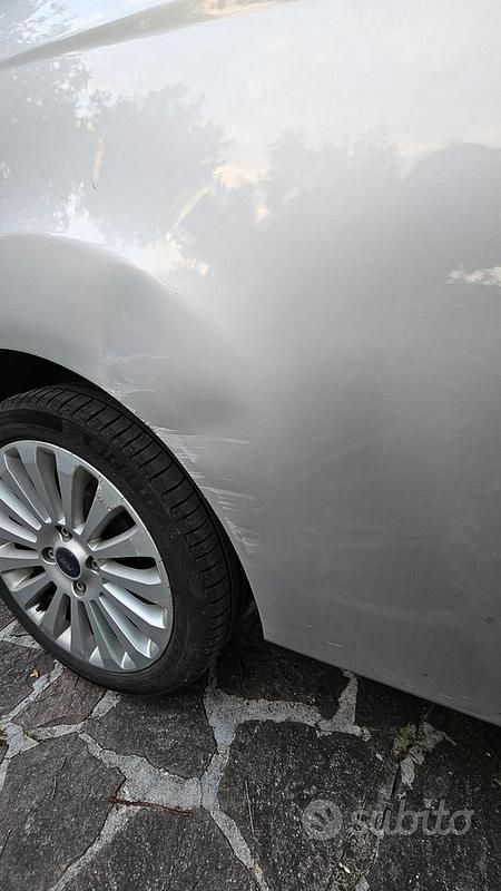 Usata Ford Fiesta Titanium 82 CV (60 kW) 2009 Grigio Utilitaria