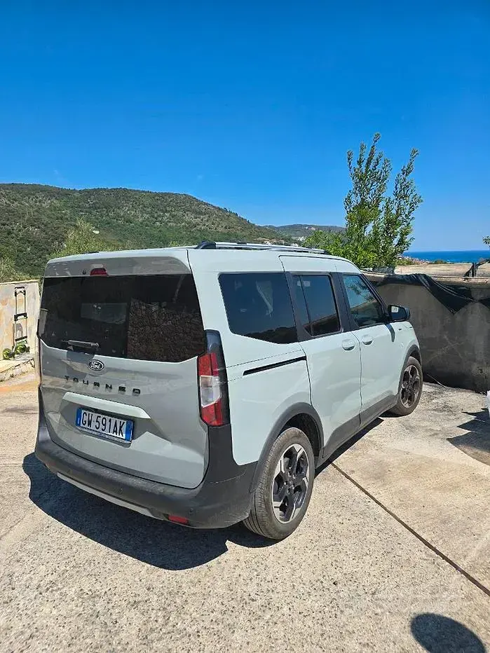 Usata Ford Tourneo Courier 125 CV (91 kW) 2025 Monovolume