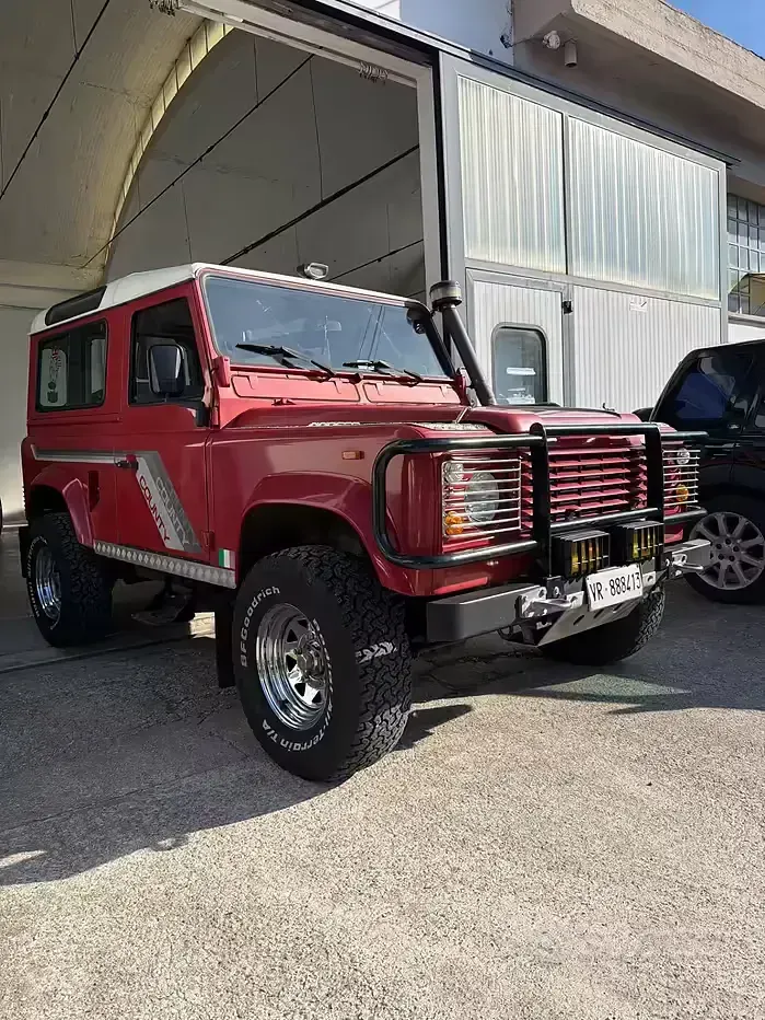 Usata Land Rover Defender 86 CV (63 kW) 1989 SUV