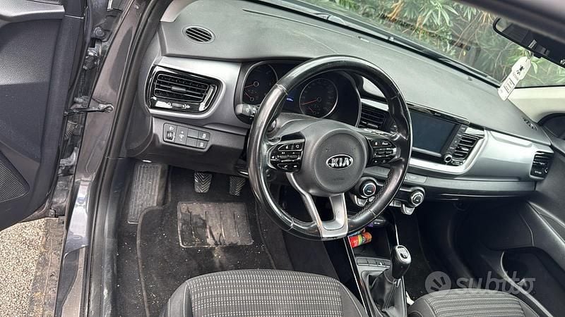 Usata Kia Stonic 110 CV (80 kW) 2018 Grigio SUV