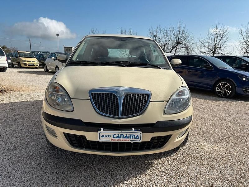 Usata Lancia Ypsilon 80 CV (58 kW) 2006 Beige Utilitaria
