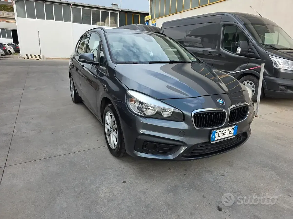 Usata BMW 214 Luxury Line 95 CV (69 kW) 2017 Grigio Station wagon