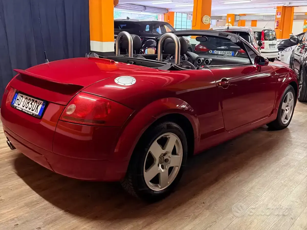 Usata Audi TT Roadster 179 CV (131 kW) 2001 Rosso Cabrio
