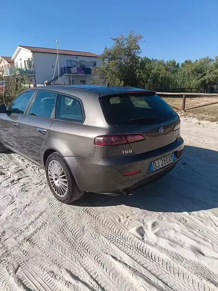Usata Alfa Romeo 159 150 CV (110 kW) 2007 Grigio Station wagon