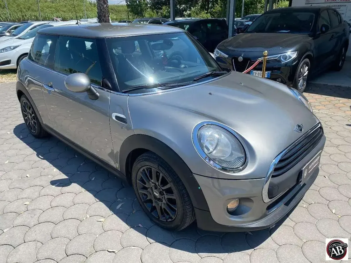 Usata Mini One D Hype 95 CV (69 kW) 2018 Grigio chiaro Utilitaria