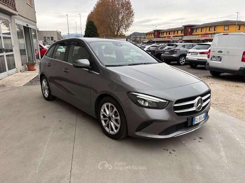 Usata Mercedes B180 Executive 116 CV (85 kW) 2022 Grigio Utilitaria