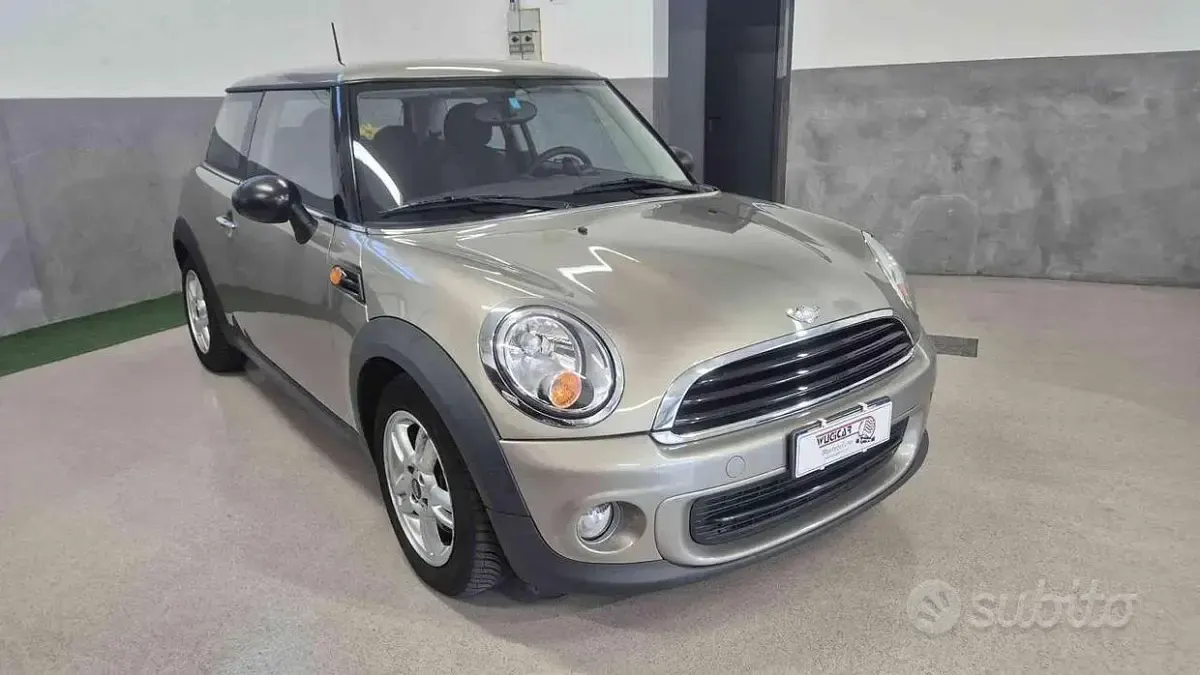 Usata Mini ONE 75 CV (55 kW) 2010 Grigio Utilitaria