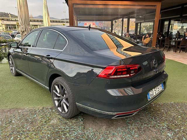 Usata VW Passat GTE 156 CV (114 kW) 2020 Grigio Berlina