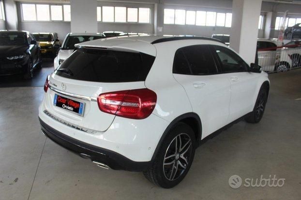 Usata Mercedes GLA200 Executive 136 CV (100 kW) 2017 Bianco SUV
