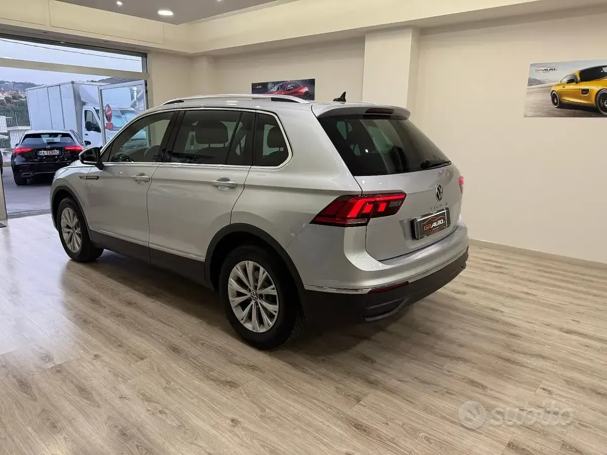 Usata VW Tiguan Elegance 150 CV (110 kW) 2023 Grigio SUV