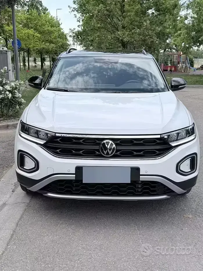 Usata VW T-Roc Edition 116 CV (85 kW) 2024 Bianco SUV