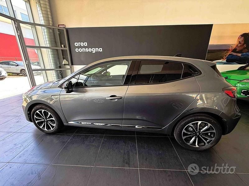 Usata Renault Clio V Techno 90 CV (66 kW) 2025 Grigio Berlina