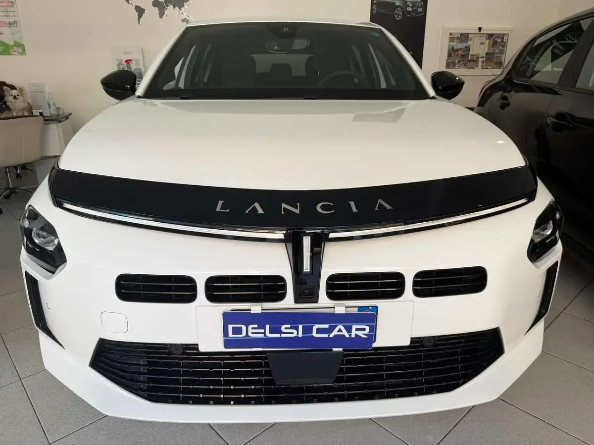 Usata Lancia Ypsilon 110 CV (80 kW) 2025 Bianco Utilitaria