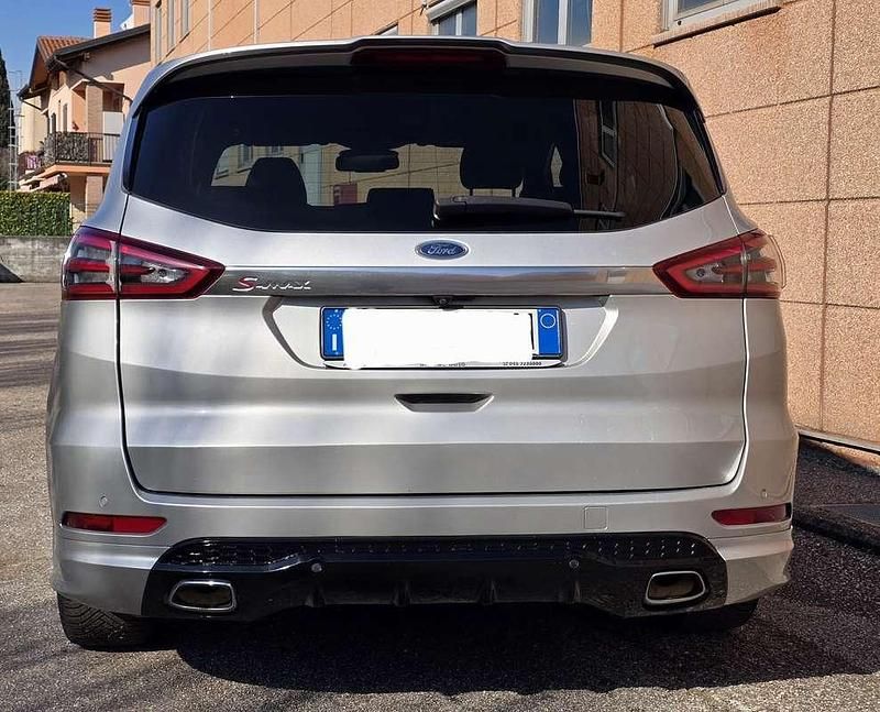 Usata Ford S-MAX Business Edition 179 CV (131 kW) 2018 Argento Monovolume