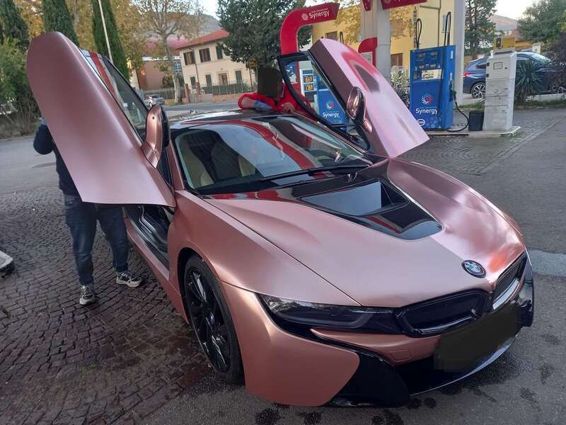Usata BMW i8 231 CV (169 kW) 2016 Rosa opaco/rosa lucido Coupé