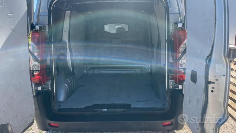 Usata Peugeot Expert 94 CV (69 kW) 2013 Grigio Furgone