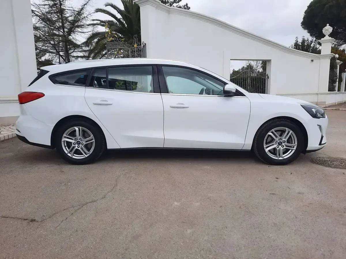 Usata Ford Focus 120 CV (88 kW) 2019 Bianco Station wagon