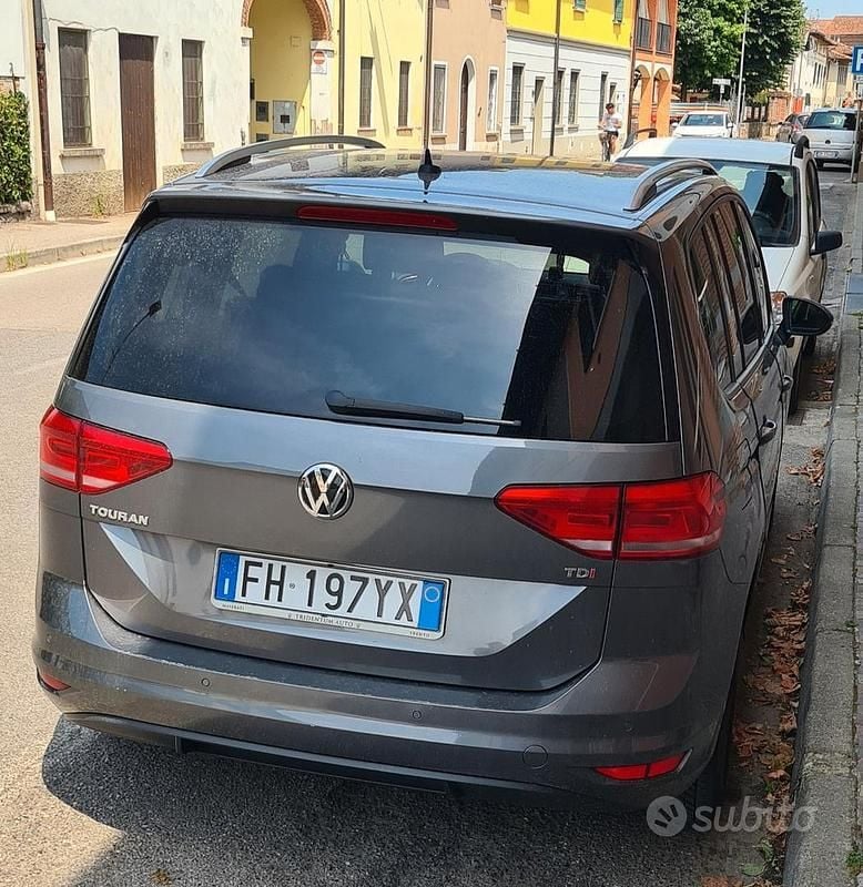 Usata VW Touran 102 CV (75 kW) 2016 Marrone Monovolume