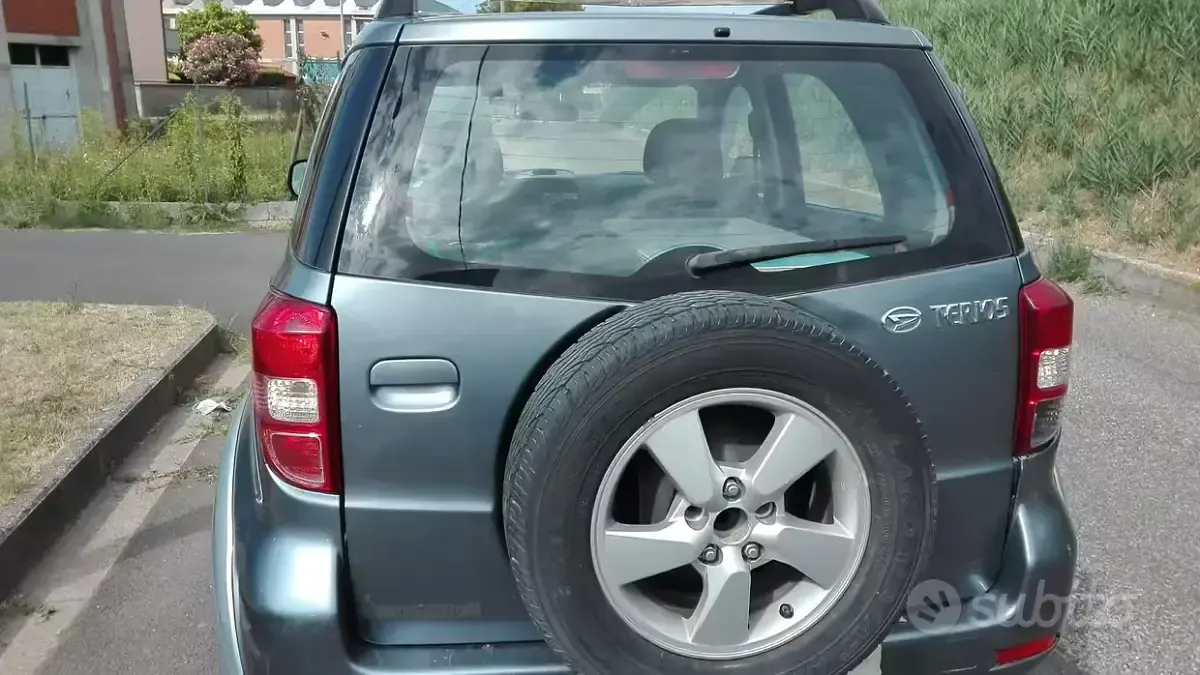 Usata Daihatsu Terios 105 CV (77 kW) 2007 Grigio SUV