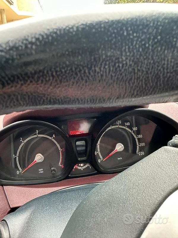 Usata Ford Fiesta 68 CV (50 kW) 2008 Rosso Berlina