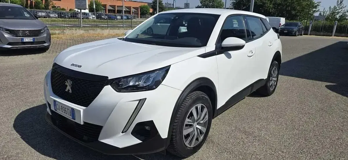 Usata Peugeot 2008 Active 102 CV (75 kW) 2020 SUV