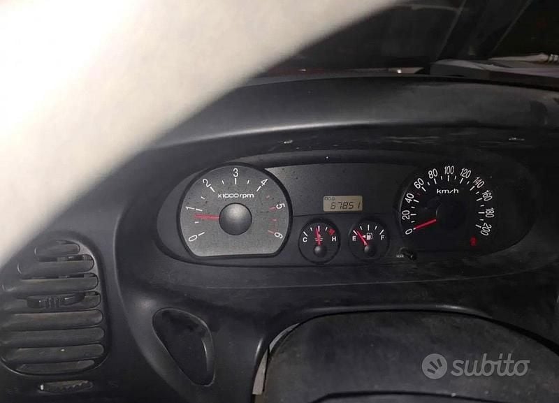 Begagnad Hyundai H-1 140 HK (102 kW) 2006 Vit Minibuss