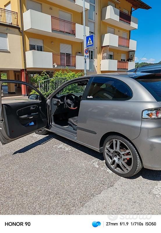 Usata Seat Ibiza CUPRA 160 CV (117 kW) 2004 Grigio Utilitaria
