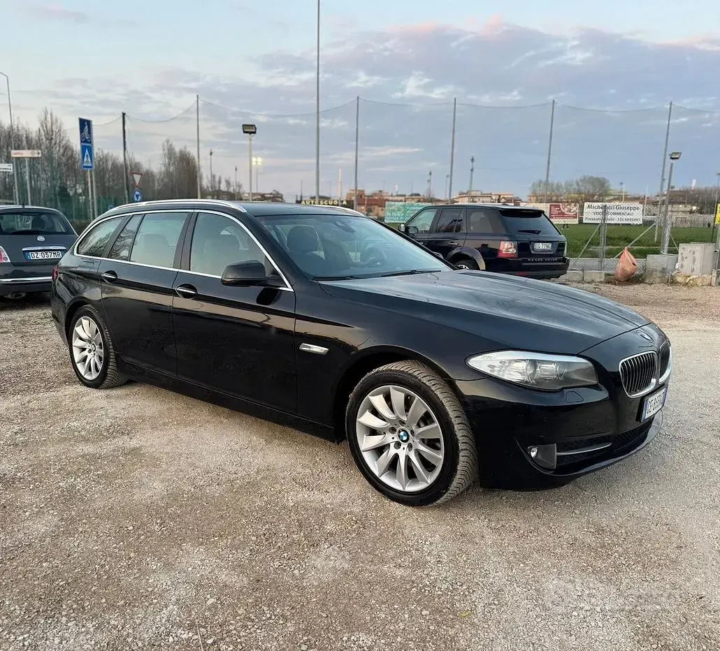 Usata BMW 525 Efficient Dynamics 218 CV (160 kW) 2013 Nero Station wagon