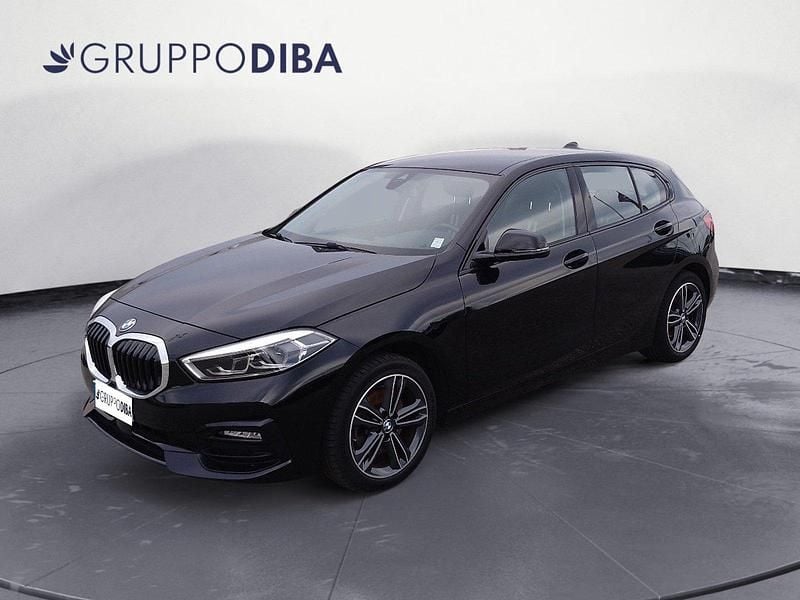 Usata 2024 BMW 118 Shadowline Due volumi | 22.960 € (Super prezzo) - Immagine 1/3