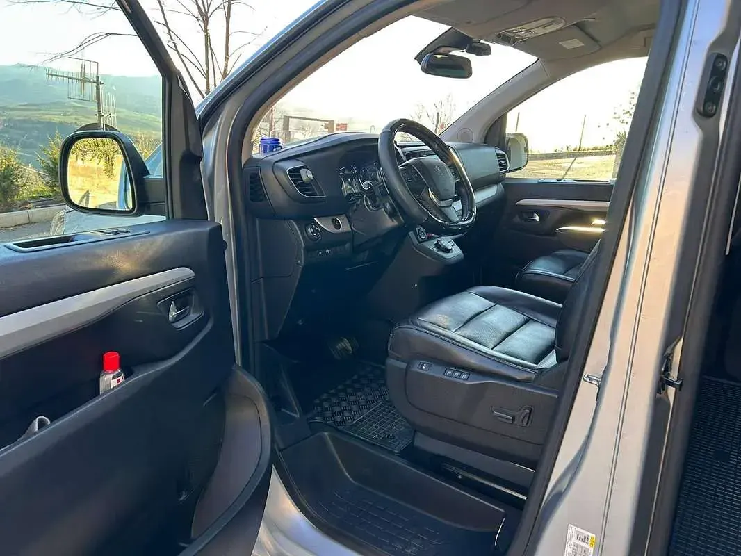 Usata Peugeot Traveller Allure 177 CV (130 kW) 2017 Argento Monovolume