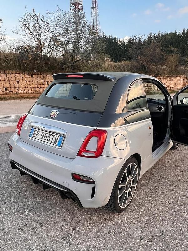 Usata Abarth 595 200 CV (147 kW) 2022 Grigio Cabrio