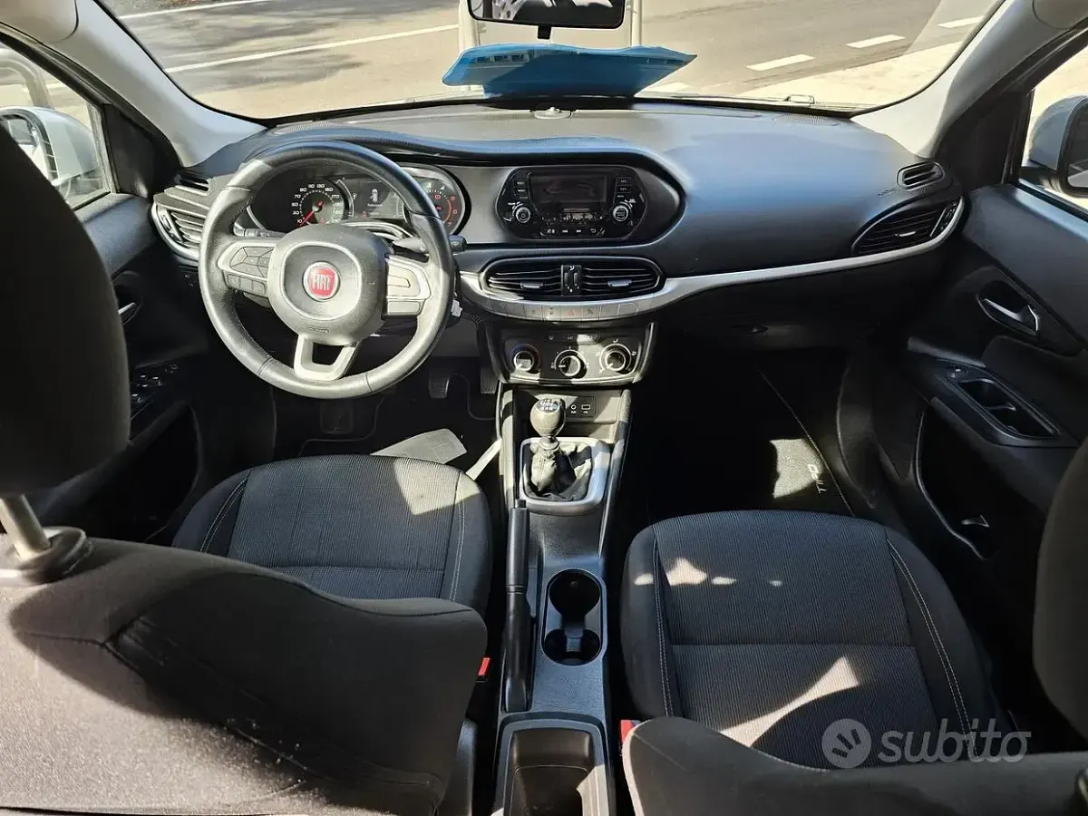 Usata Fiat Tipo Easy 120 CV (88 kW) 2016 Grigio Station wagon