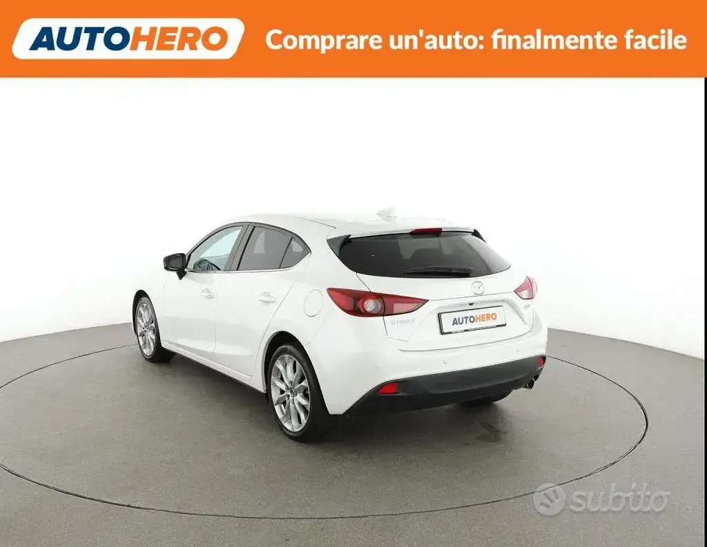 Begagnad Mazda 3 Exceed 105 HK (77 kW) 2017 Vit Sedan