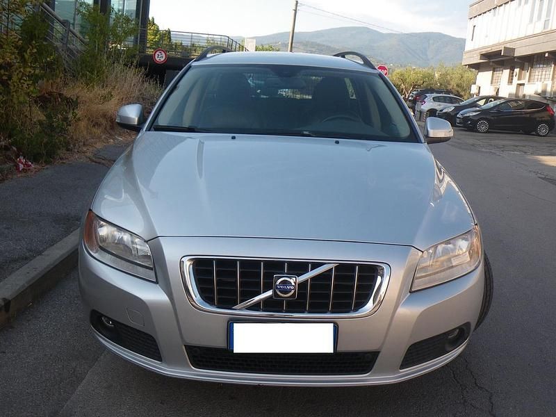 Usata Volvo V70 Momentum 163 CV (119 kW) 2008 Argento Station wagon