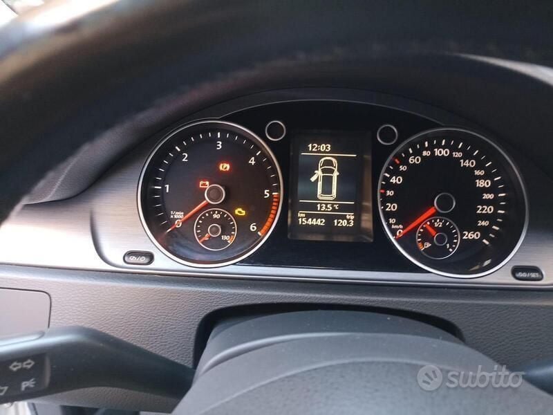 Usata VW Passat 105 CV (77 kW) 2013 Grigio Station wagon