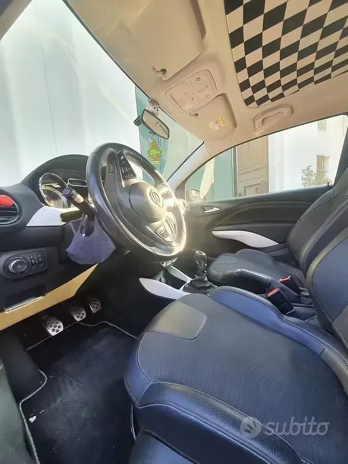 Usata Opel Adam 69 CV (50 kW) 2012 Nero Utilitaria