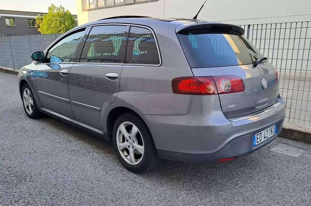 Usata Fiat Croma Dynamic 150 CV (110 kW) 2010 Grigio Station wagon
