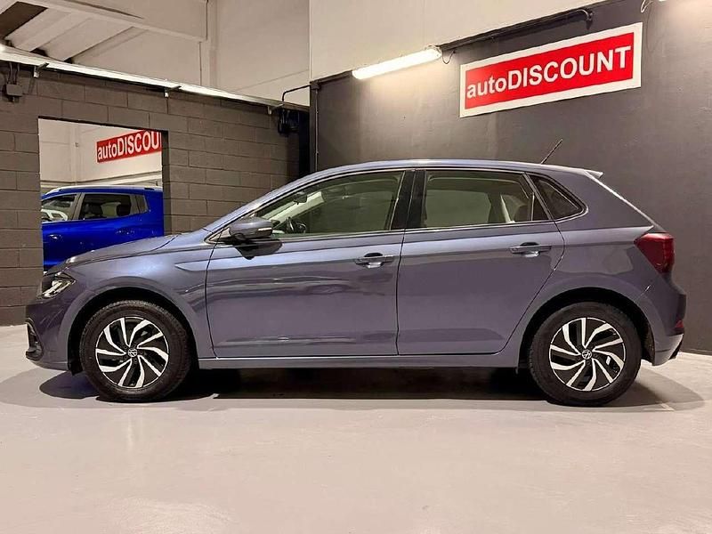 Usata VW Polo Life 95 CV (69 kW) 2022 Grigio Berlina