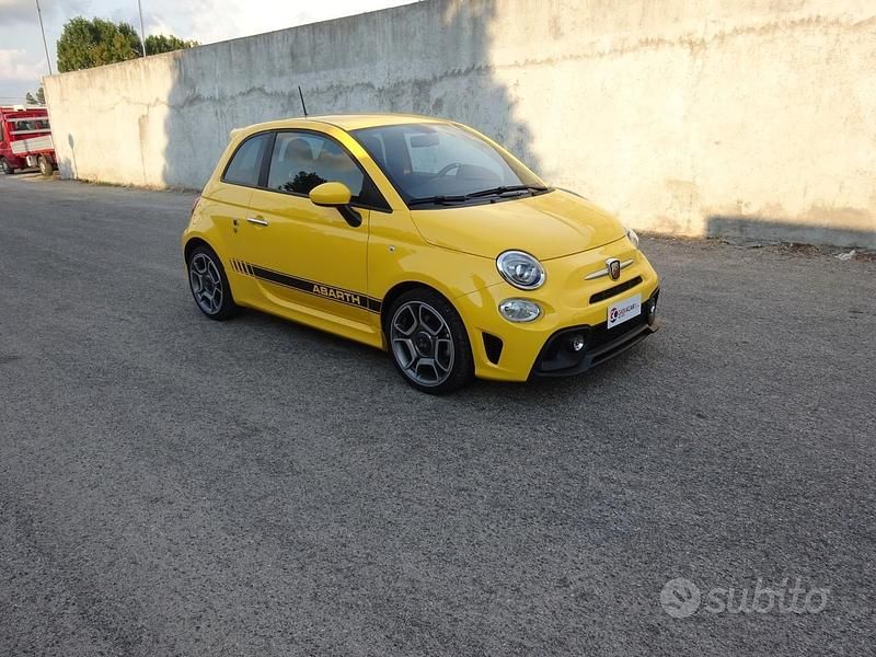 Usata Abarth 595 146 CV (107 kW) 2018 Giallo Utilitaria