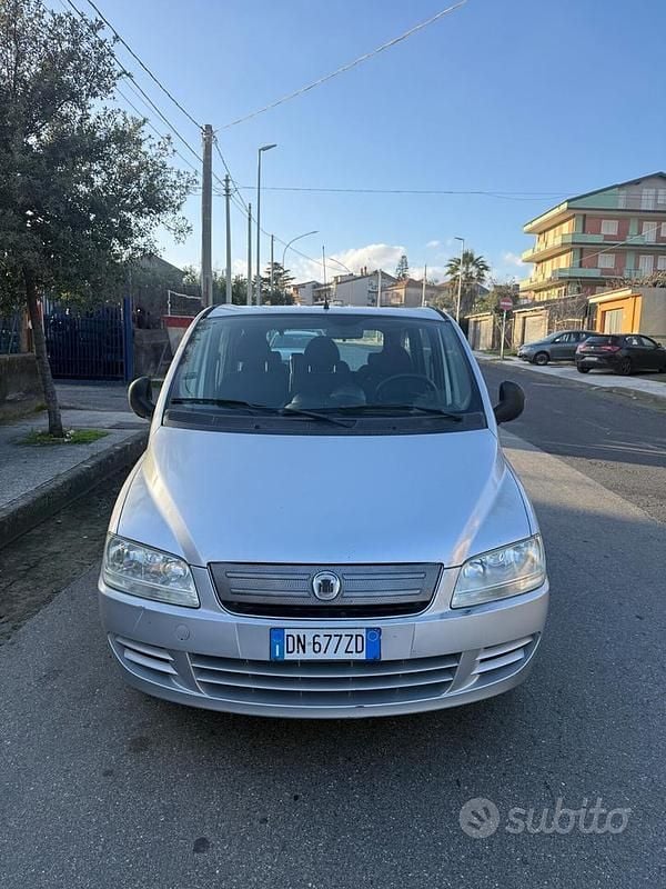 Usata Fiat Multipla Dynamic 103 CV (75 kW) 2008 Grigio Monovolume