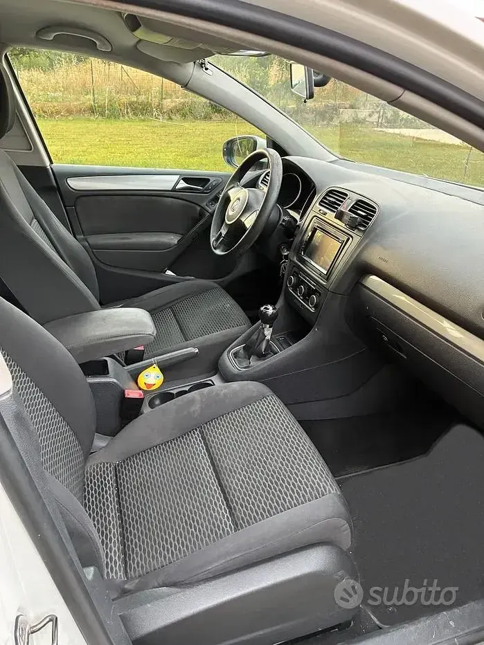 Usata VW Golf VI Edition 105 CV (77 kW) 2011 Bianco Utilitaria