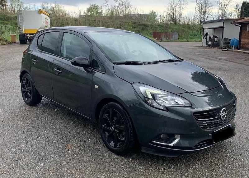 Usado Opel Corsa 75 CV (55 kW) 2017 Gris Utilitario