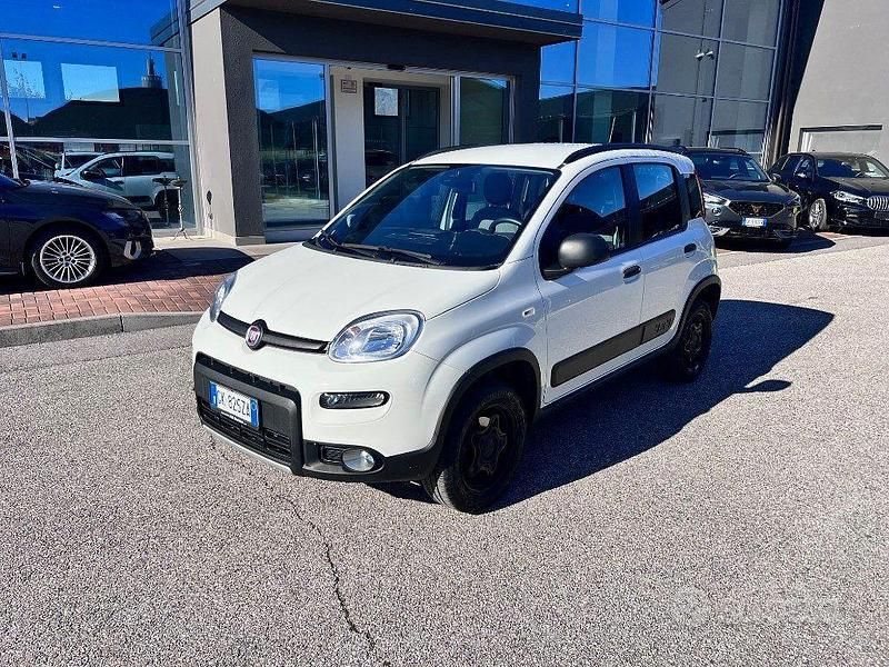 Usata Fiat Panda 4x4 Wild 85 CV (62 kW) 2022 Bianco Utilitaria