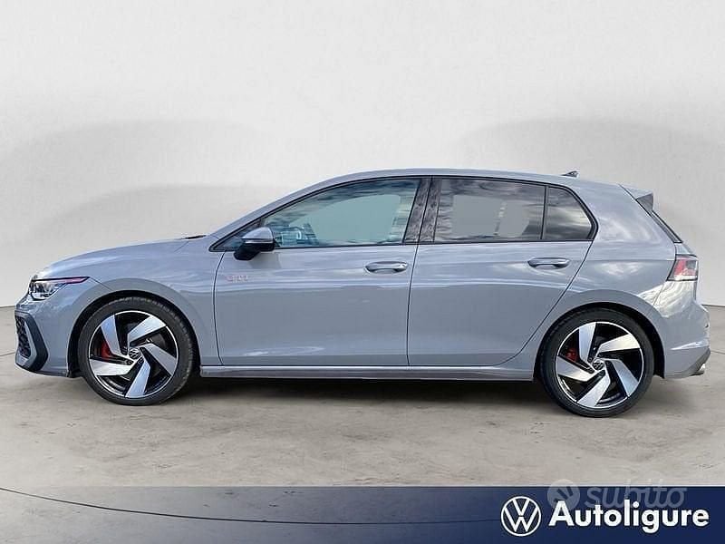 Usata VW Golf VIII GTI 265 CV (194 kW) 2024 Grigio Berlina