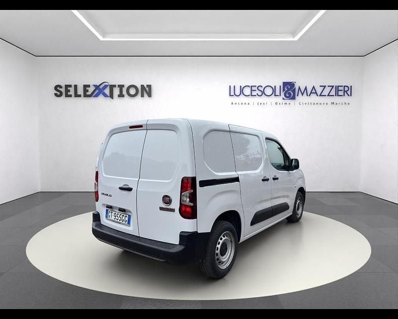 Occasion Fiat Doblò 101 ch (74 kW) 2024 Blanc Monospace