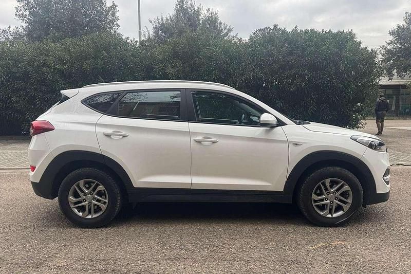 Usata Hyundai Tucson Comfort 116 CV (85 kW) 2016 Bianco SUV