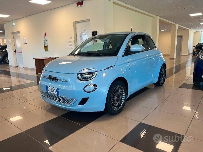 Usata Fiat 500e La Prima 86 kW (118 CV) 2020 Blu Berlina