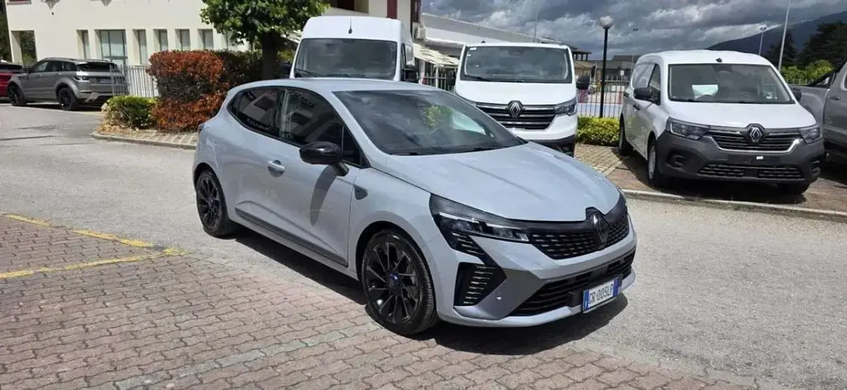 Usata Renault Clio V Esprit Alpine 143 CV (105 kW) 2024 Gray Berlina